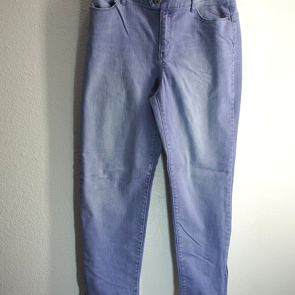 Chicos Platinum Lavender Zip Ankle Jeans size 1